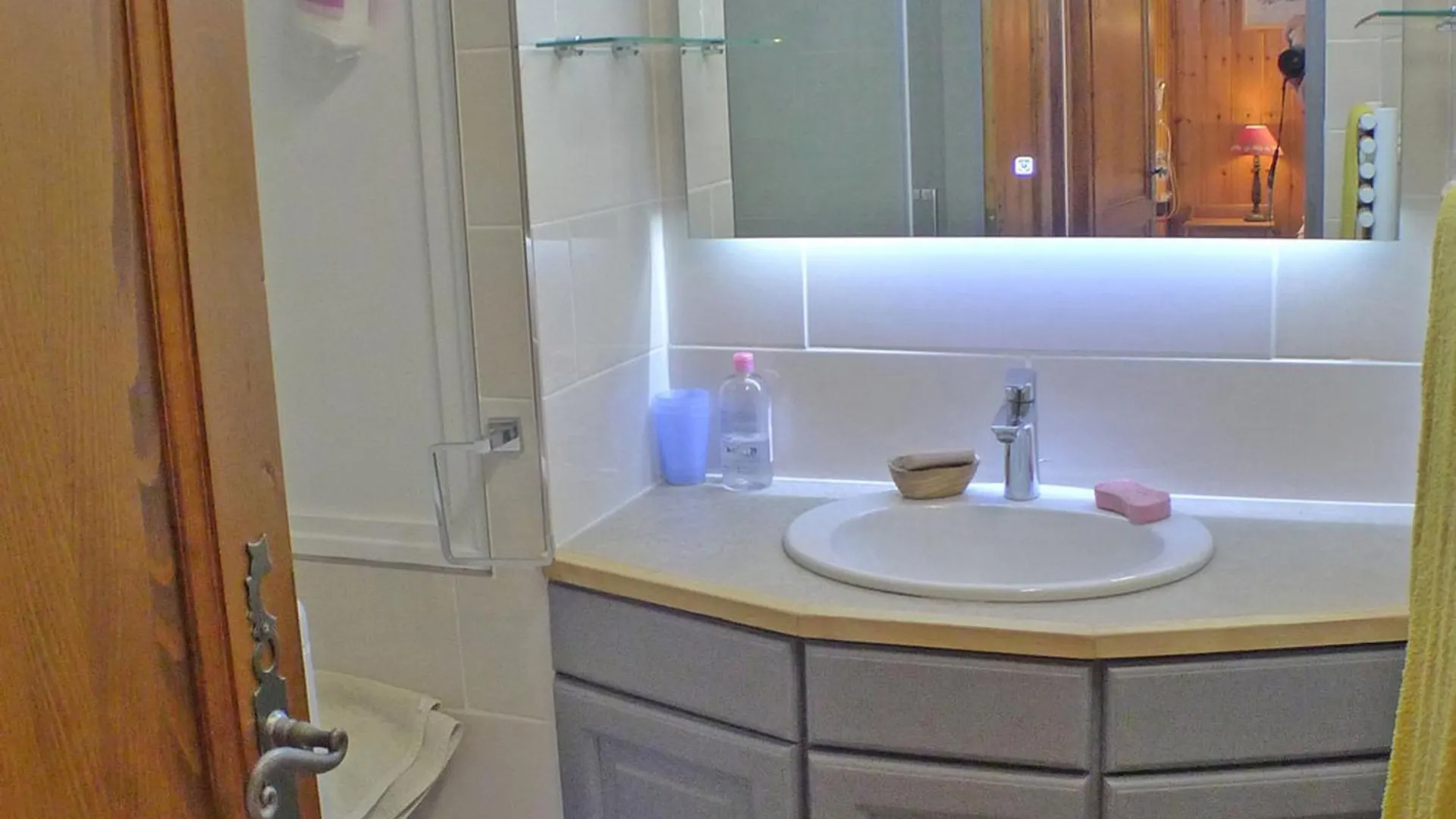 T3 Calme Avec Balcon, Parking Et Cave A 500M Du Centre - Fr-1-629-57 Apartment Samoens France