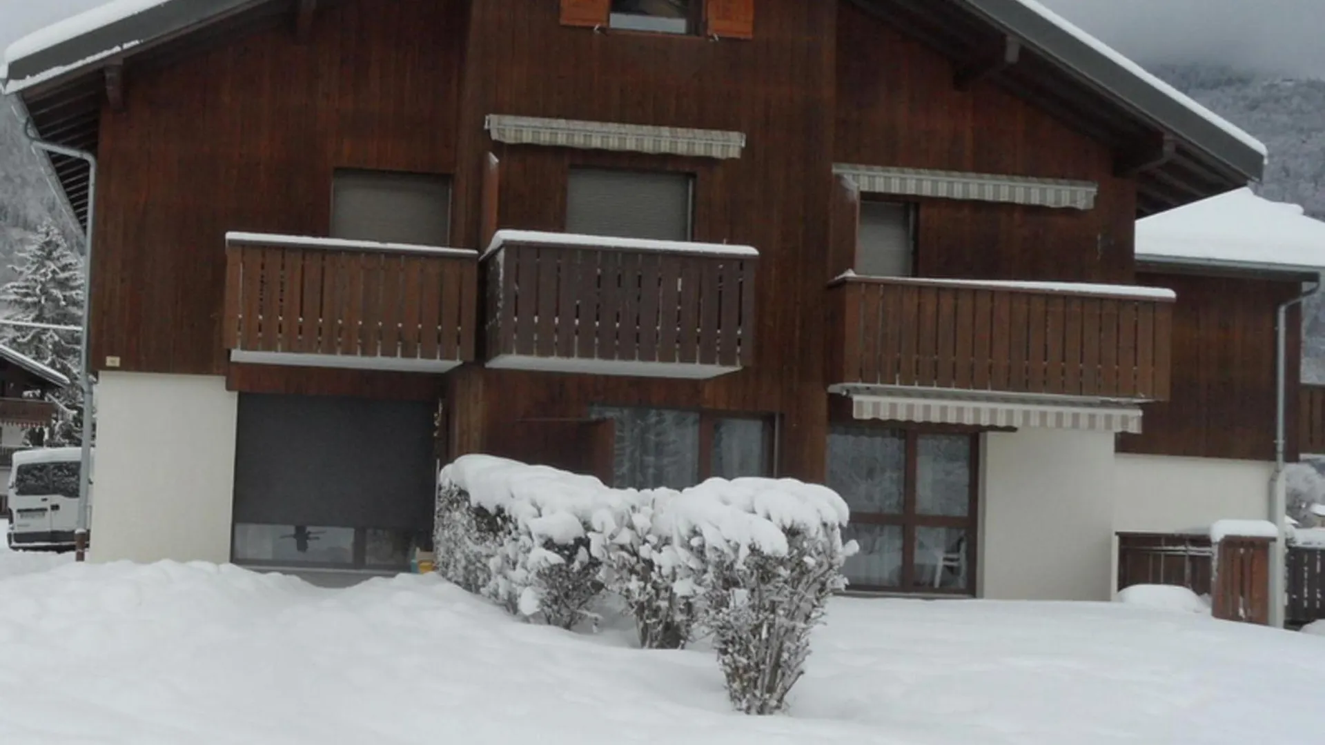 T3 Calme Avec Balcon, Parking Et Cave A 500M Du Centre - Fr-1-629-57 Apartment Samoens